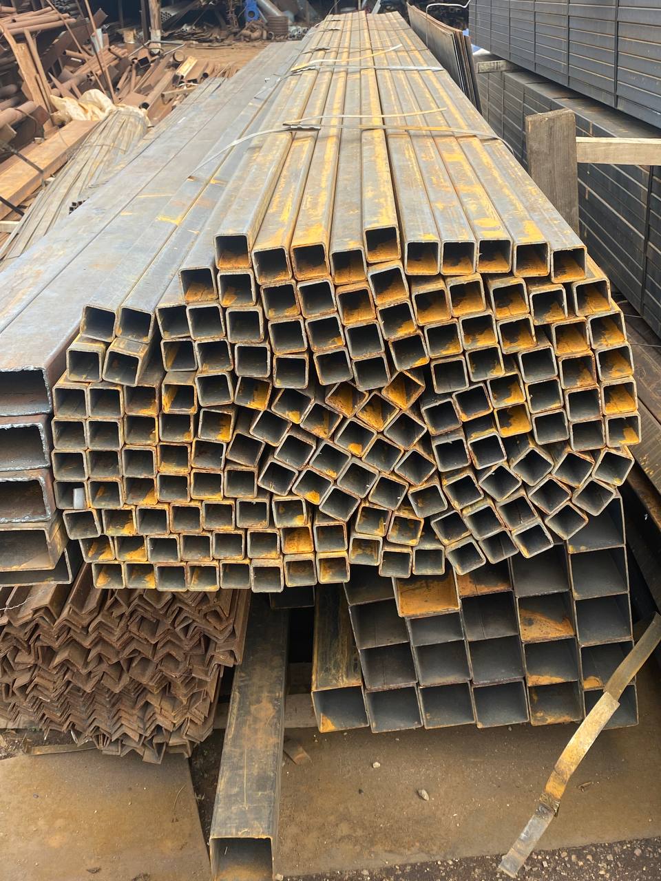 Труба профильная квадратная 20х20х1 08пс 12 метров